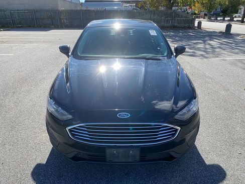 Used 2019 Ford Fusion SE image 3