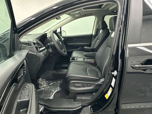 New 2026 Honda Odyssey Touring image 9