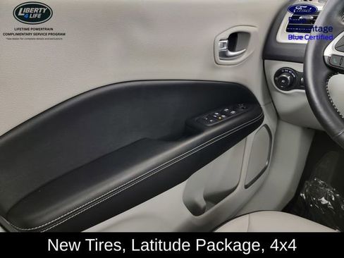 Used 2020 Jeep Compass Latitude w/ Cold Weather Group AWD/4WD image 29