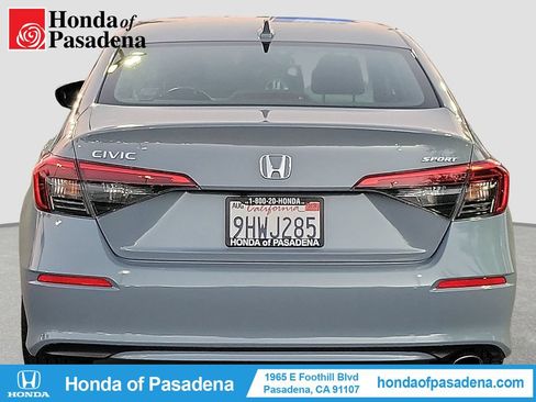 Used 2023 Honda Civic Sport image 3