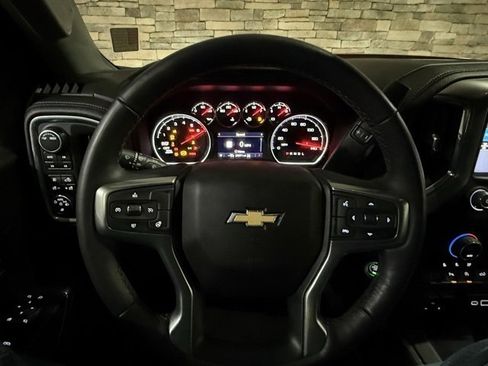 Used 2022 Chevrolet Silverado 1500 LTZ image 17