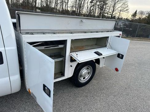 Used 2016 Ford F250 XL w/ Power Equipment Group image 26