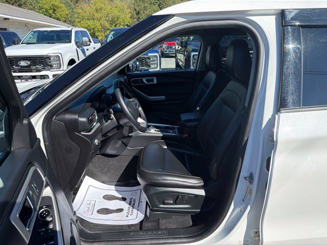 Used 2022 Ford Explorer XLT w/ Equipment Group 202A AWD/4WD image 19
