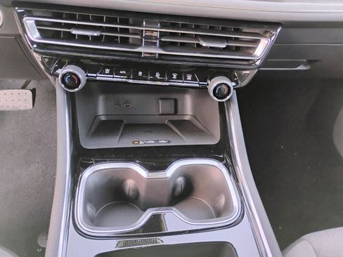 New 2025 Chevrolet Traverse LT w/ Midnight/Sport Edition image 22