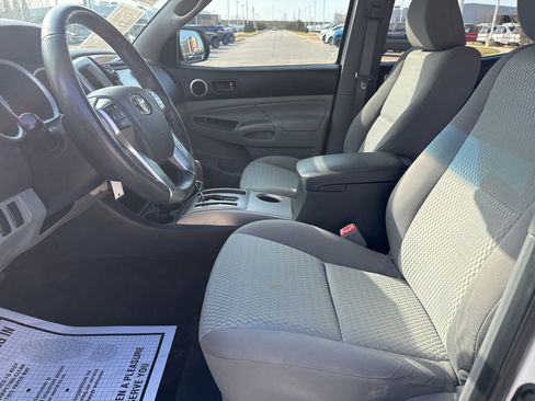 Used 2013 Toyota Tacoma PreRunner w/ SR5 Pkg image 15