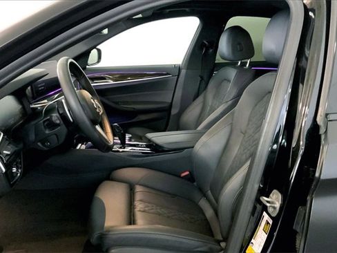 Used 2021 BMW 540i w/ M Sport Package image 9