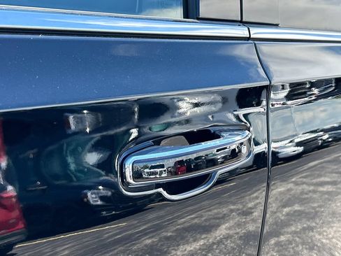 New 2026 GMC Yukon Elevation w/ Elevation Premium Package AWD/4WD image 15