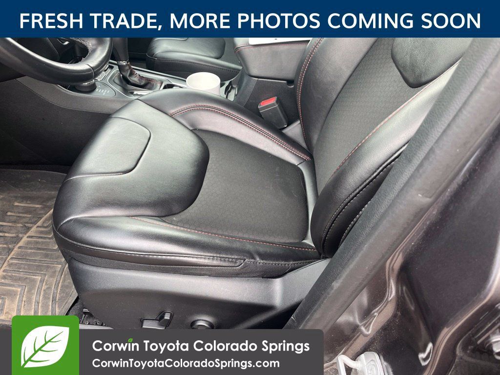 Used 2019 Jeep Cherokee Trailhawk w/ Comfort/Convenience Group AWD/4WD image 11