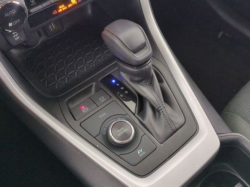 Used 2025 Toyota RAV4 LE image 21