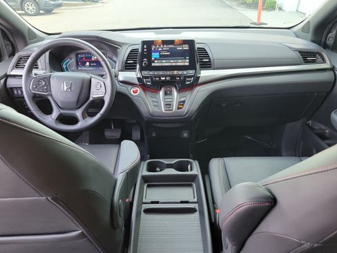 Certified 2024 Honda Odyssey Sport image 19