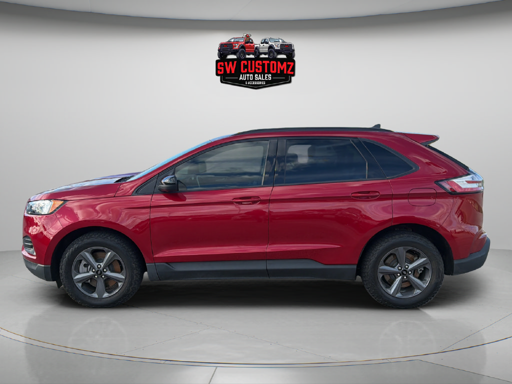 Used 2024 Ford Edge SEL w/ Sport Appearance Package AWD/4WD image 4