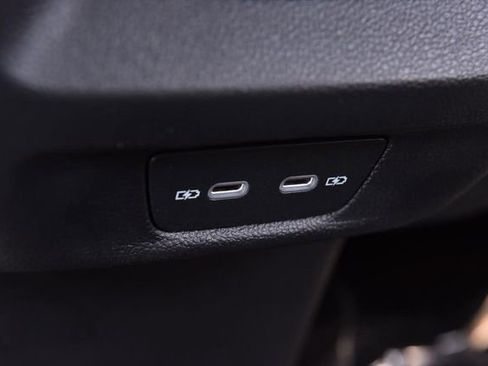 New 2026 Volkswagen Tiguan SE FWD image 23