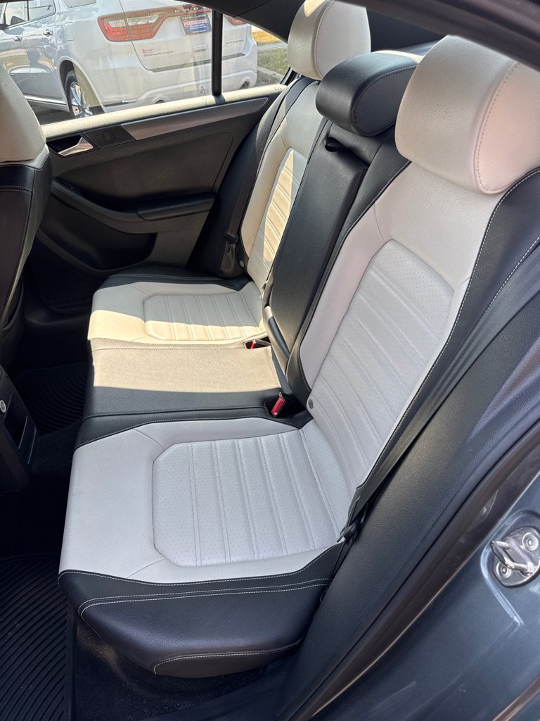 Used 2016 Volkswagen Jetta Sport FWD image 9