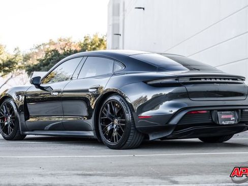 Used 2021 Porsche Taycan 4S w/ Premium Package image 40