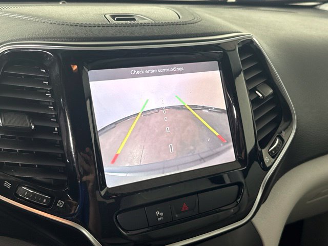 Used 2019 Jeep Cherokee Limited w/ Luxury Group AWD/4WD image 22