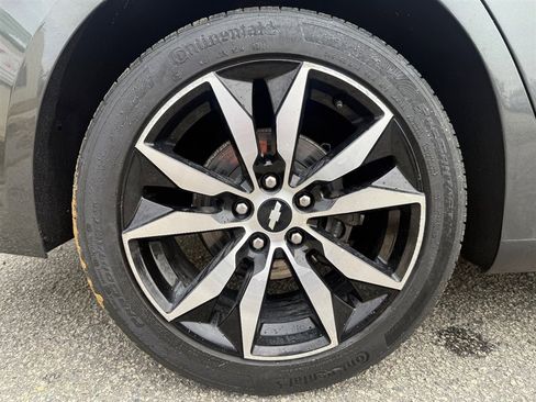 Used 2017 Chevrolet Malibu LT image 31