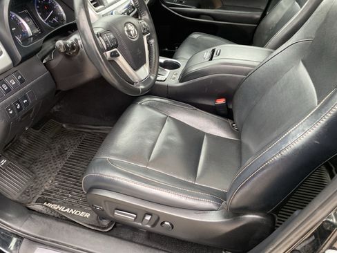 Used 2019 Toyota Highlander Limited Platinum image 18
