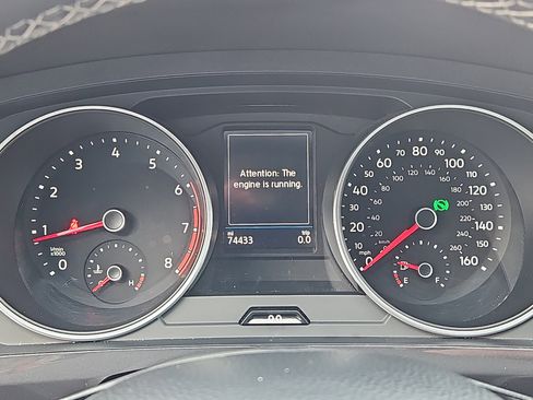 Certified 2021 Volkswagen Tiguan SE w/ Panoramic Sunroof Package image 23