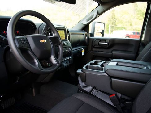 New 2026 Chevrolet Silverado 2500 Custom w/ Custom Value Package AWD/4WD image 12