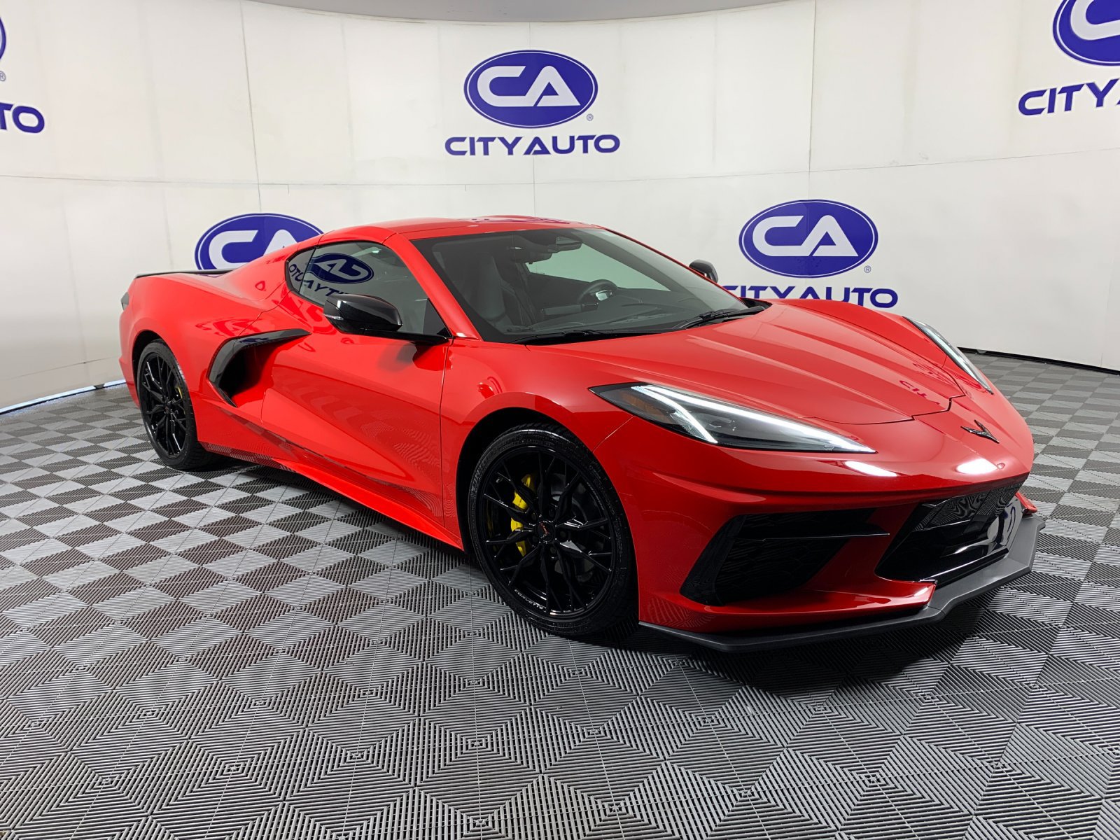 Used 2025 Chevrolet Corvette Stingray Coupe w/ 1LT RWD image 1
