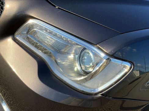 Used 2021 Chrysler 300 Touring image 27