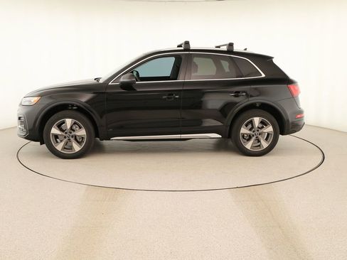 Certified 2023 Audi Q5 2.0T Premium w/ Convenience Package AWD/4WD image 2