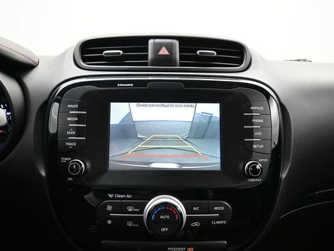 Used 2019 Kia Soul ! FWD image 44