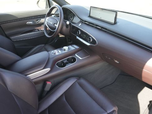 Used 2022 Genesis GV70 2.5T w/ Advanced Package image 21