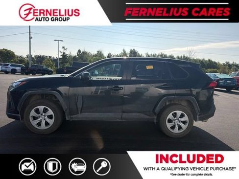 Used 2024 Toyota RAV4 LE AWD/4WD image 4