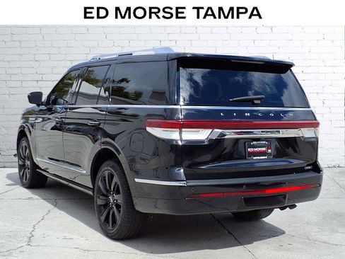 Used 2023 Lincoln Navigator Reserve image 3