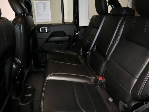 Used 2023 Jeep Wrangler Unlimited Sahara w/ Cold Weather Group AWD/4WD image 23