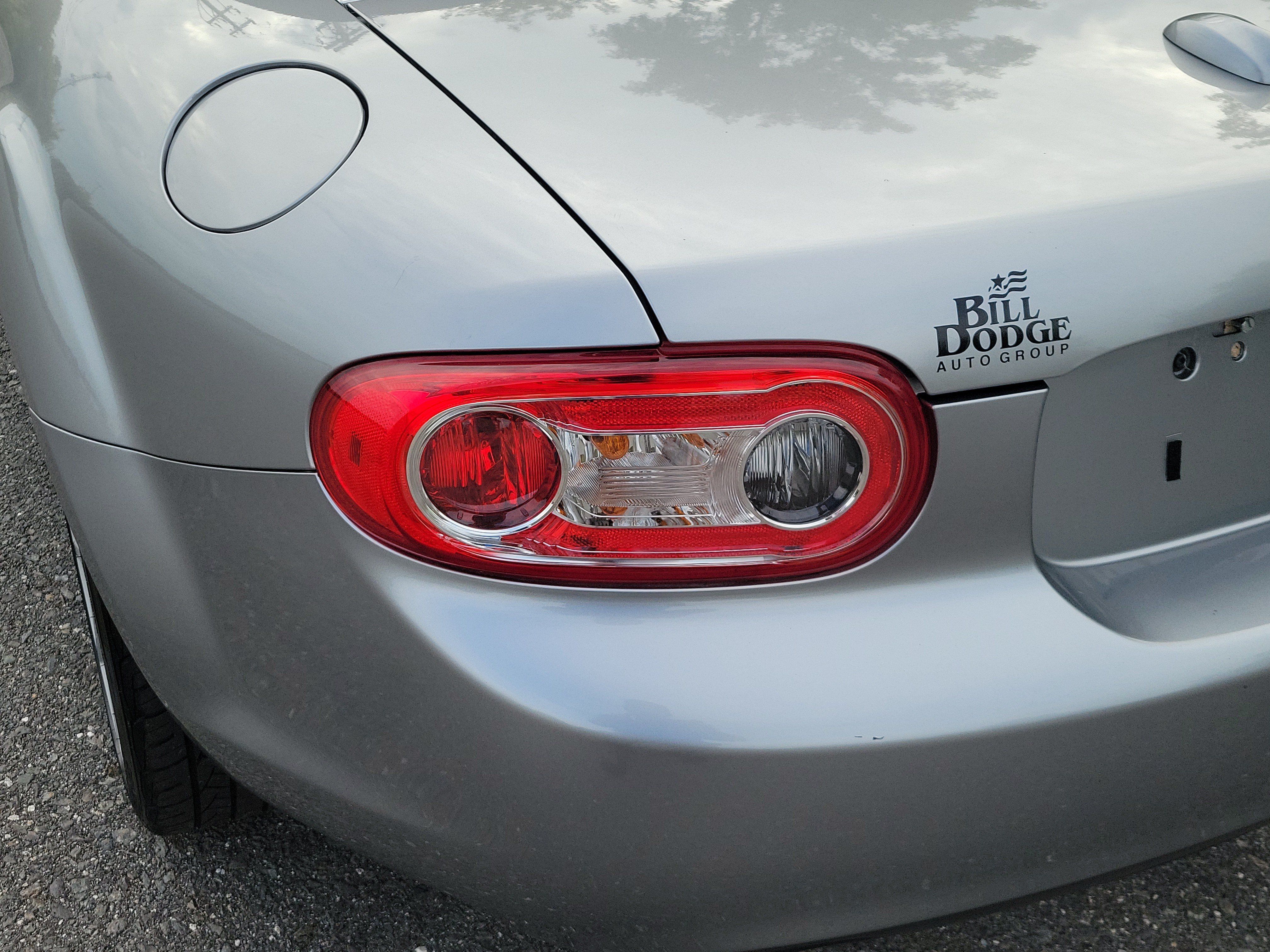 Used 2011 MAZDA MX-5 Miata Grand Touring w/ Premium Pkg RWD image 11