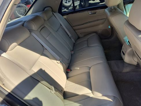 Used 2010 Cadillac DTS Luxury image 24