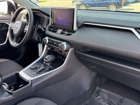 Used 2025 Toyota RAV4 LE AWD/4WD image 35