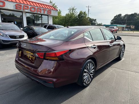 Used 2025 Nissan Altima 2.5 SV FWD image 5