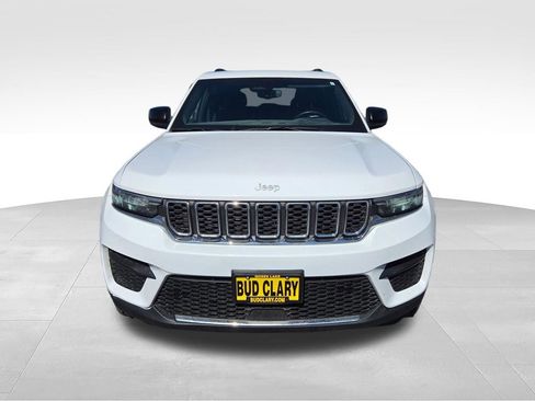 Used 2024 Jeep Grand Cherokee Laredo X w/ Trailer Tow Package AWD/4WD image 9