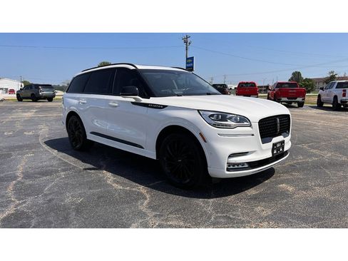 Used 2023 Lincoln Aviator Reserve w/ Equipment Group 201A AWD/4WD image 3