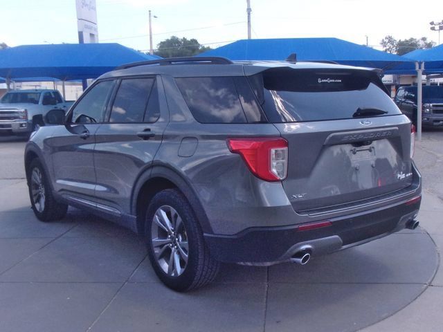 Used 2021 Ford Explorer XLT w/ Equipment Group 202A AWD/4WD image 16