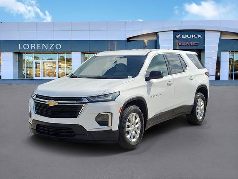 Used 2023 Chevrolet Traverse LS FWD image 1