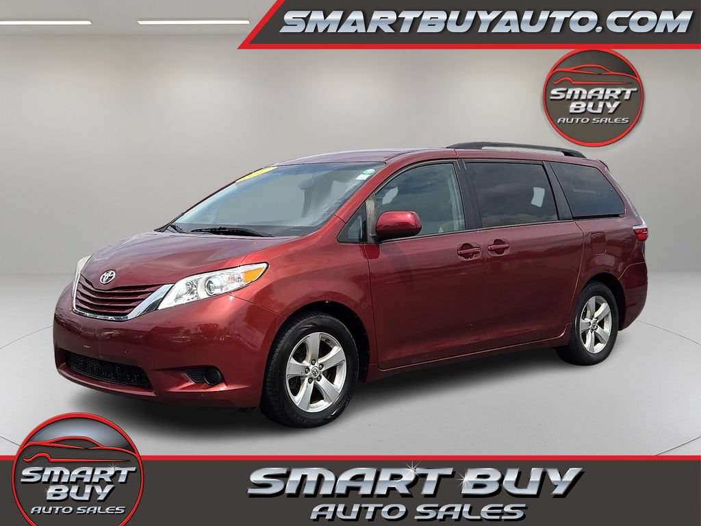 Used 2017 Toyota Sienna LE FWD image 1