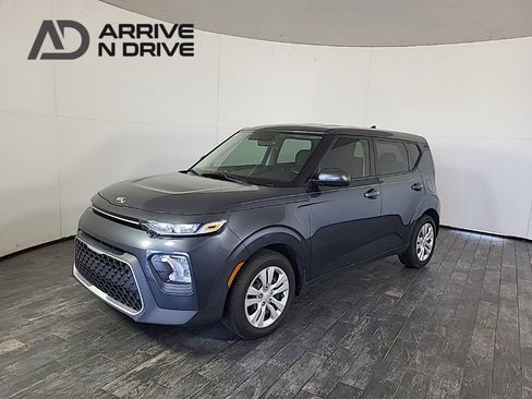 Used 2020 Kia Soul LX image 1