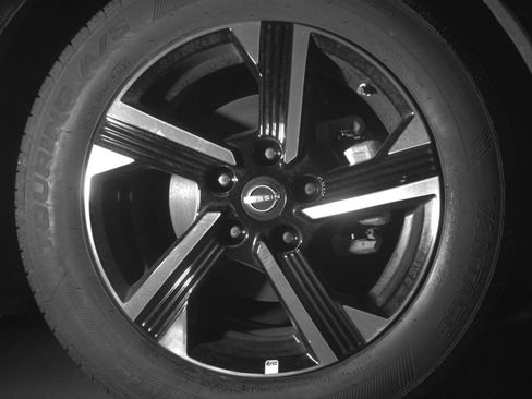 Used 2025 Nissan Sentra SV FWD image 16
