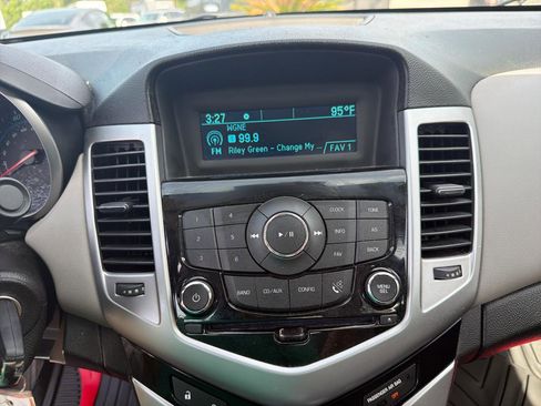 Used 2014 Chevrolet Cruze LS FWD image 17