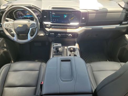 Certified 2022 Chevrolet Silverado 1500 LT AWD/4WD image 16