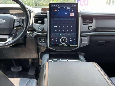 Used 2024 Ford Expedition Max Platinum AWD/4WD image 15