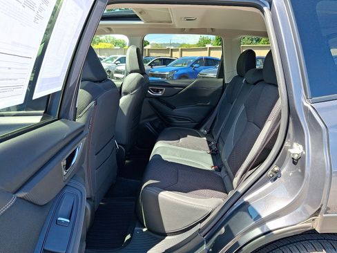Used 2020 Subaru Forester Premium AWD/4WD image 11