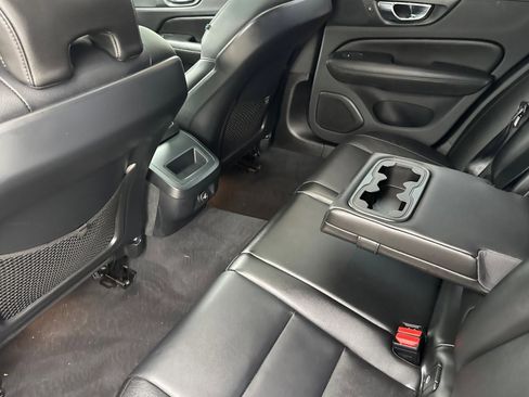 Used 2020 Volvo S60 T5 Momentum w/ Protection Package image 28