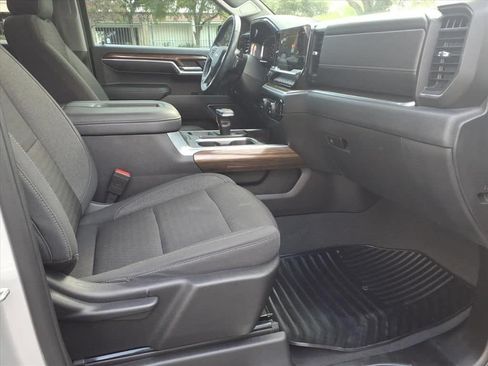 Used 2022 Chevrolet Silverado 1500 LT RWD image 22