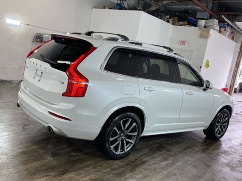 Used 2019 Volvo XC90 T5 Momentum w/ Multimedia Package image 3