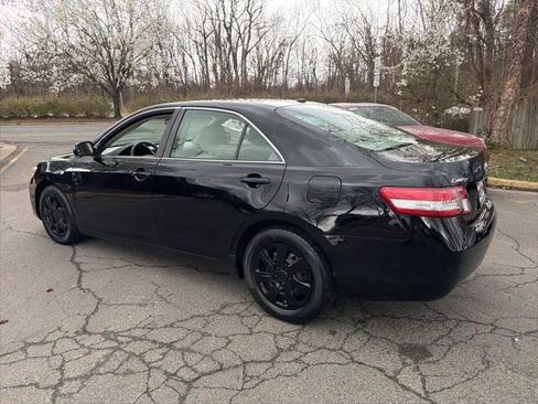 Used 2010 Toyota Camry image 4
